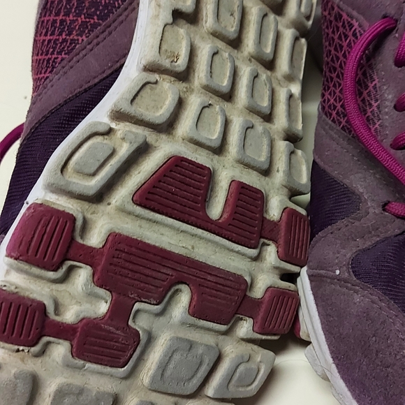 Rebook shoes - Picture 2 of 3